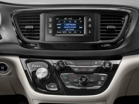 2017 Chrysler Pacifica Touring-L Plus