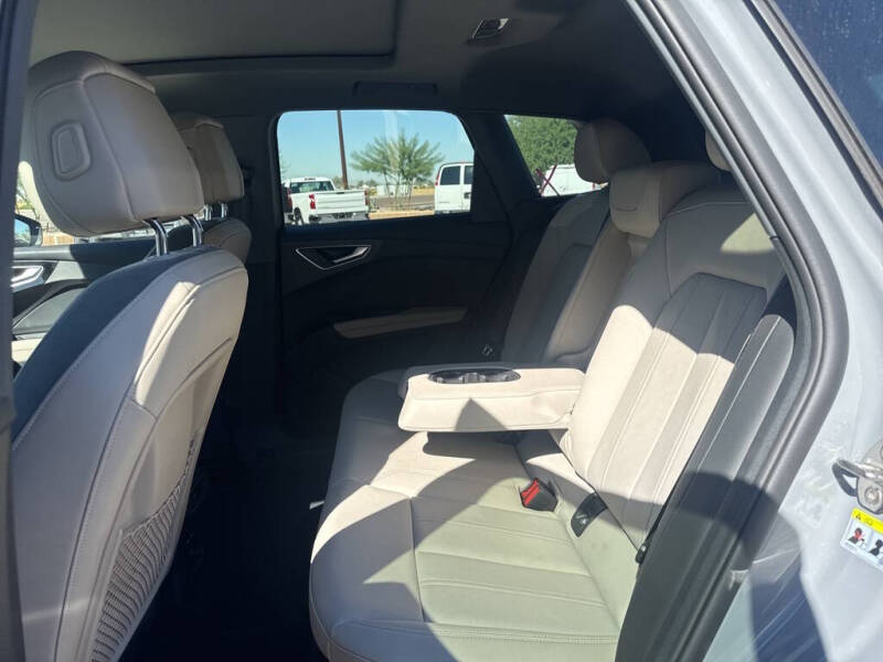 2022 Audi Q4 e-tron quattro Premium 50