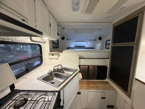 2013 Ford LANCE CAMPER 19