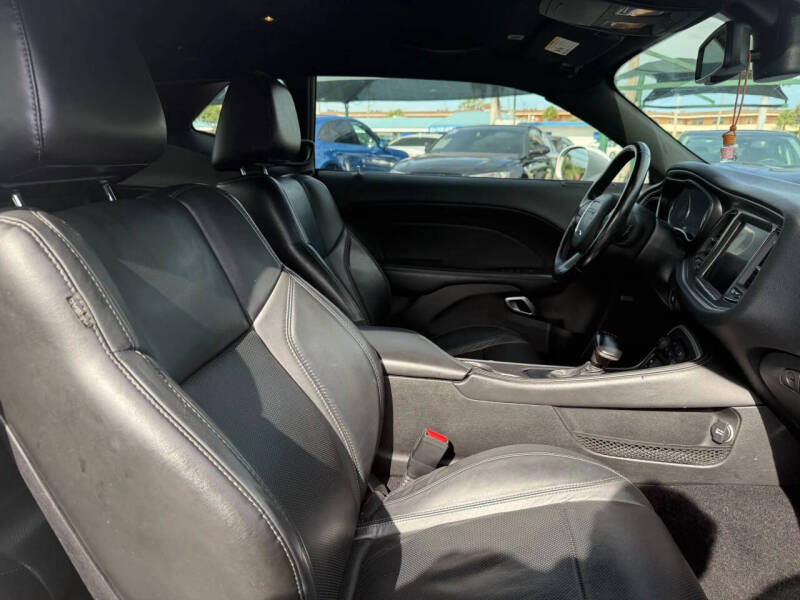 2019 Dodge Challenger SXT