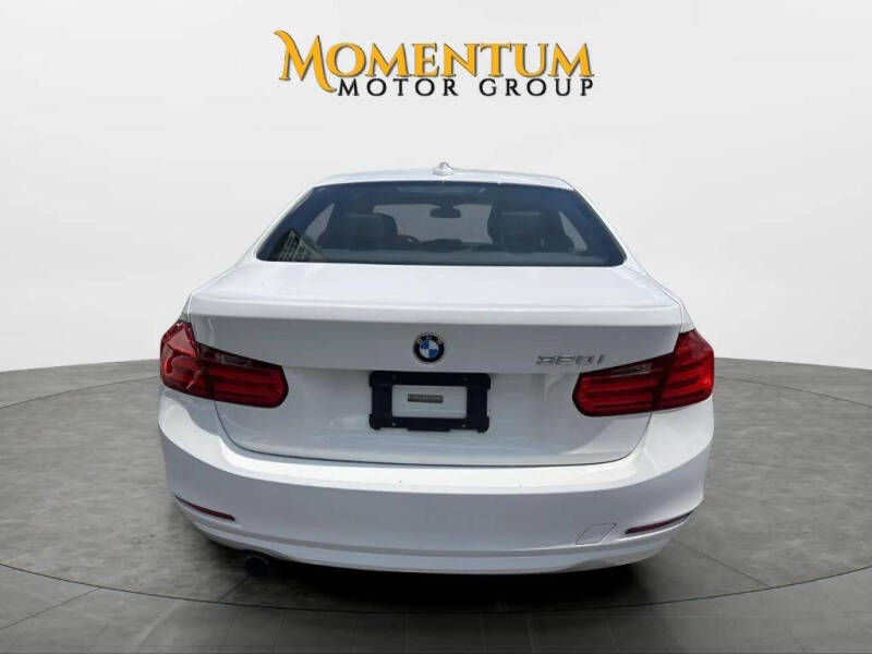 2014 BMW 3 Series 320i