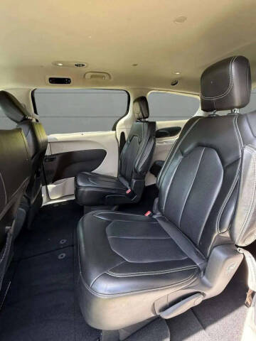 2020 Chrysler Voyager LXi