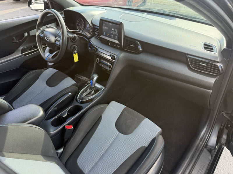 2019 Hyundai Veloster 2.0L