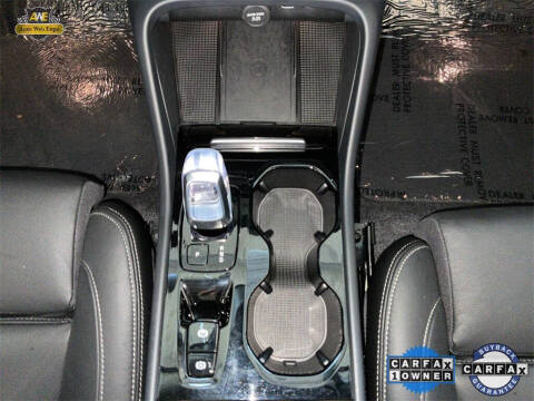 2025 Volvo XC40 B5 Plus Bright Theme