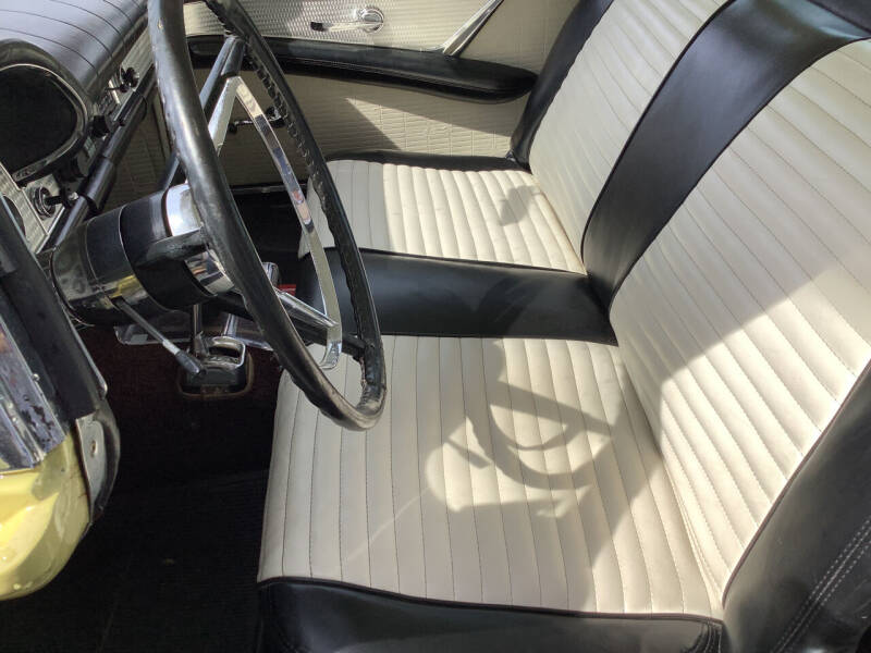 1957 Ford Thunderbird