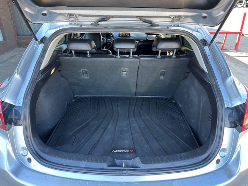 2017 Mazda MAZDA3 Touring