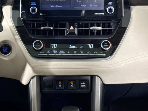 2022 Toyota Corolla Cross XLE