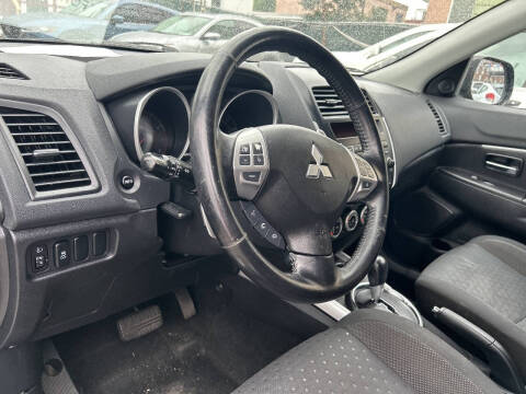 2011 Mitsubishi Outlander Sport SE