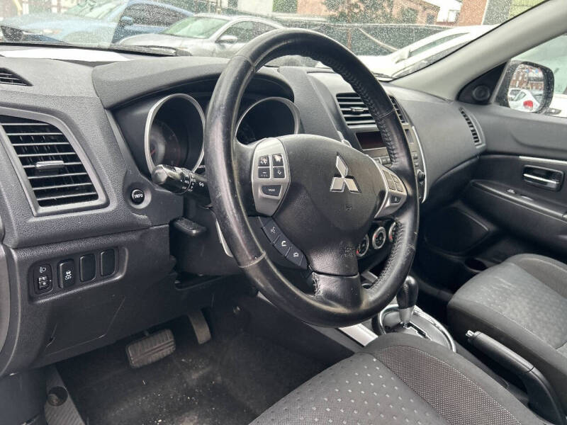2011 Mitsubishi Outlander Sport SE