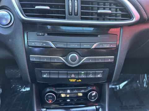 2018 Infiniti QX30 Premium