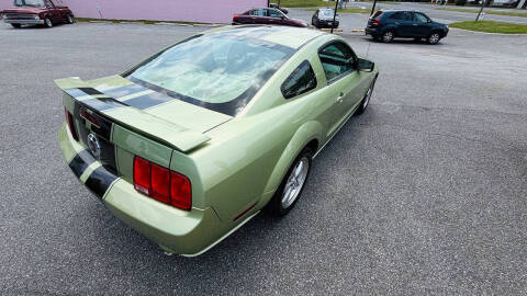 2005 Ford Mustang GT Deluxe