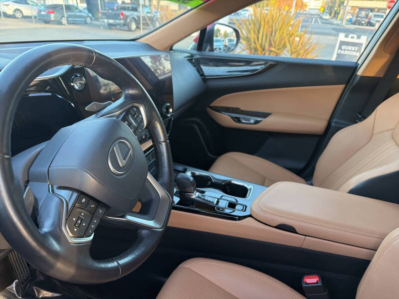 2022 Lexus NX 350h Premium