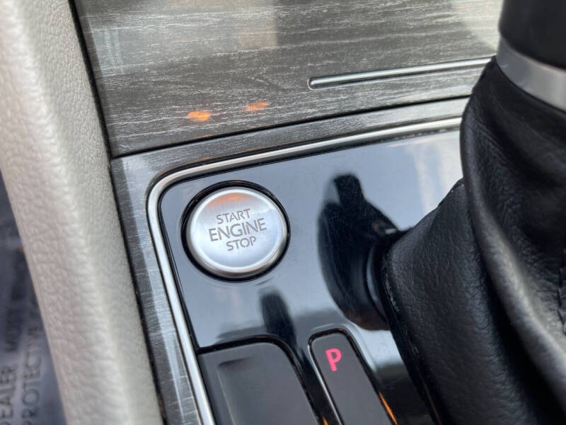 2016 Volkswagen Passat 1.8T SE