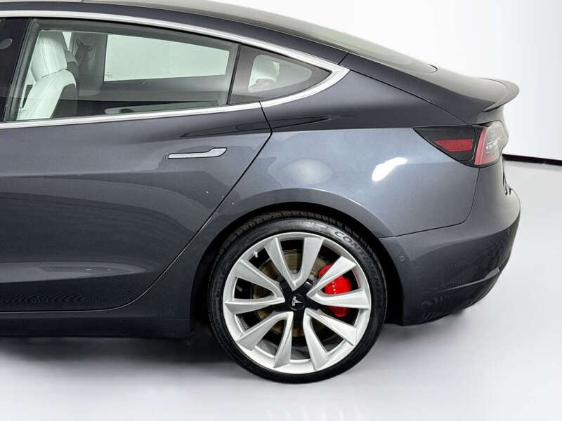 2018 Tesla Model 3 Performance