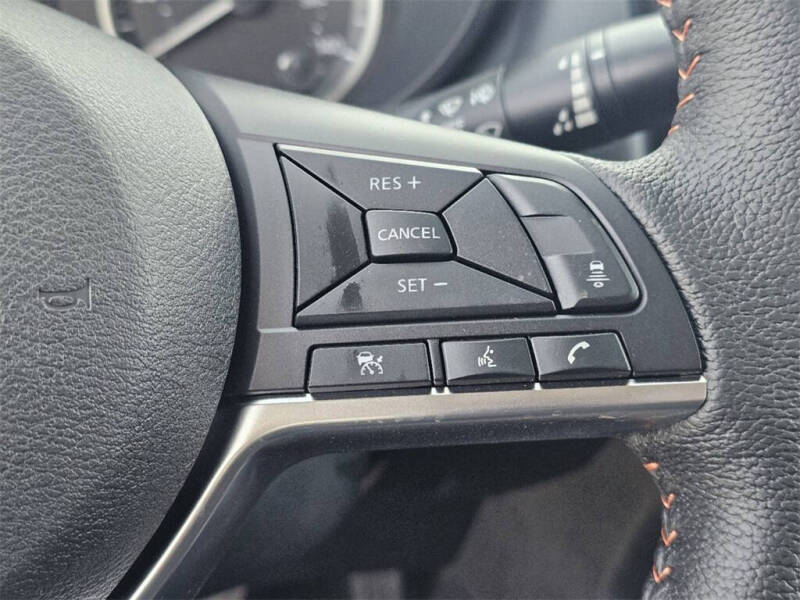 2025 Nissan Versa SR