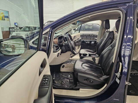 2017 Chrysler Pacifica Touring-L