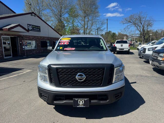 2017 Nissan Titan SV