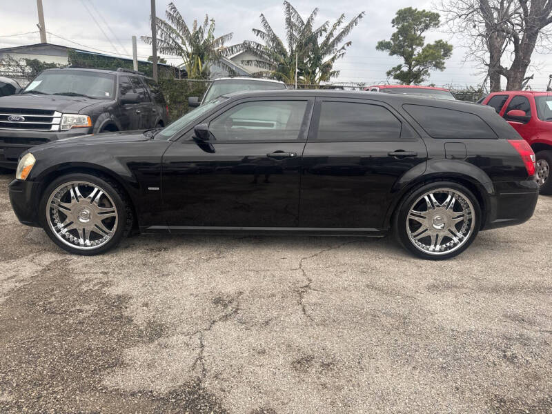 2005 Dodge Magnum for sale at FAIR DEAL AUTO SALES INC in Houston TX