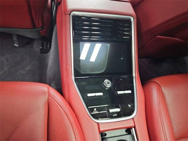 2023 Porsche Panamera Platinum Edition