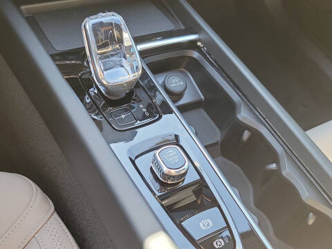 2026 Volvo XC60 T8 Plus