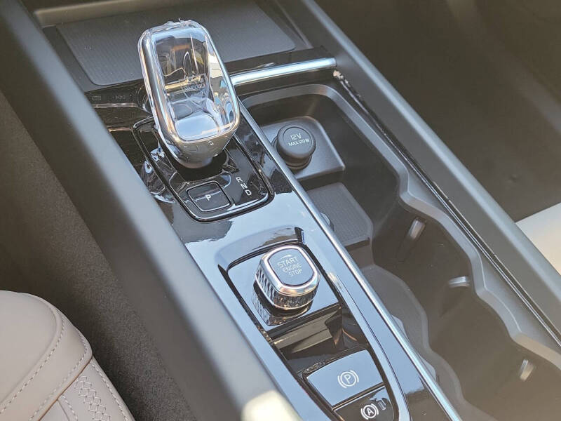 2026 Volvo XC60 T8 Plus