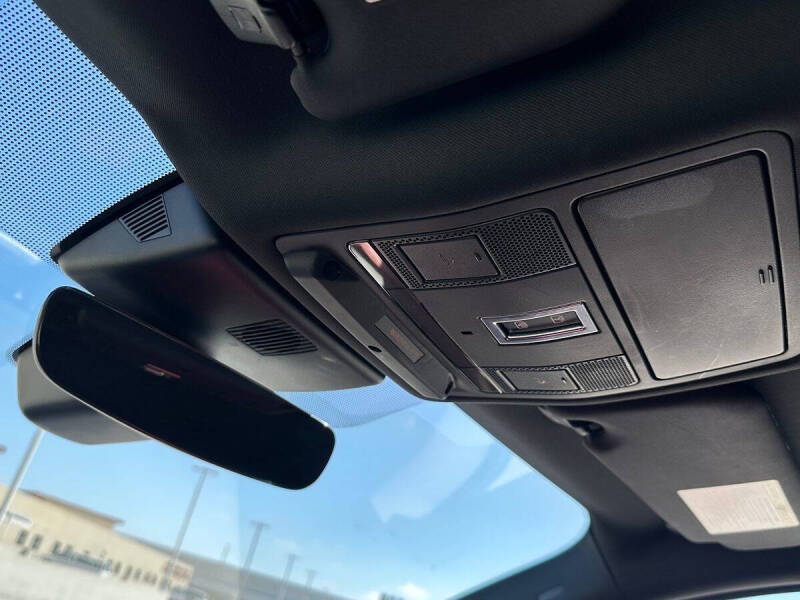 2019 Jaguar E-PACE P300 R-Dynamic SE