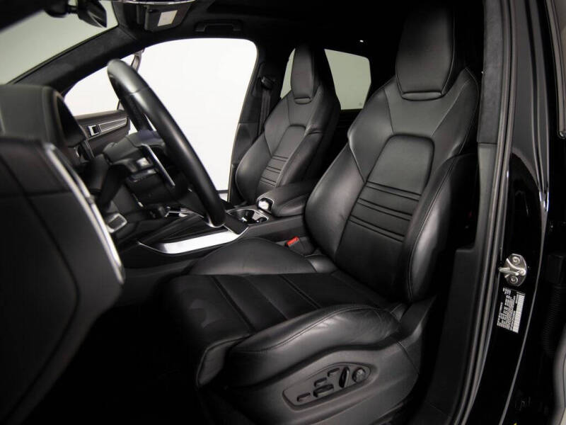 2023 Porsche Cayenne Turbo