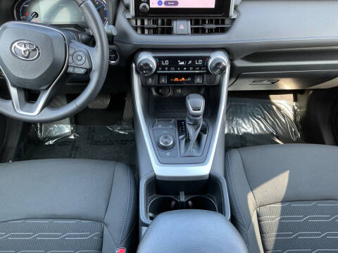 2023 Toyota RAV4 Hybrid SE