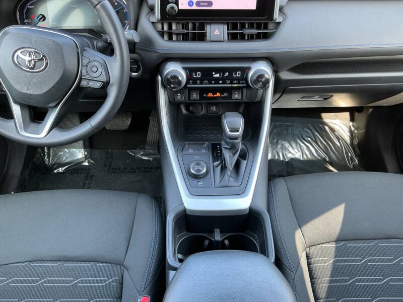 2023 Toyota RAV4 Hybrid SE