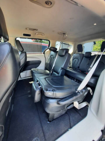 2017 Chrysler Pacifica Touring-L