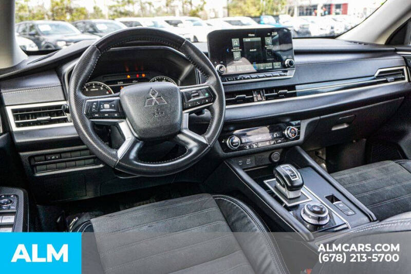 2023 Mitsubishi Outlander SE