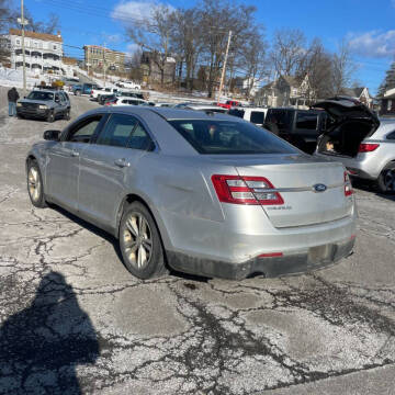 2013 Ford Taurus SEL
