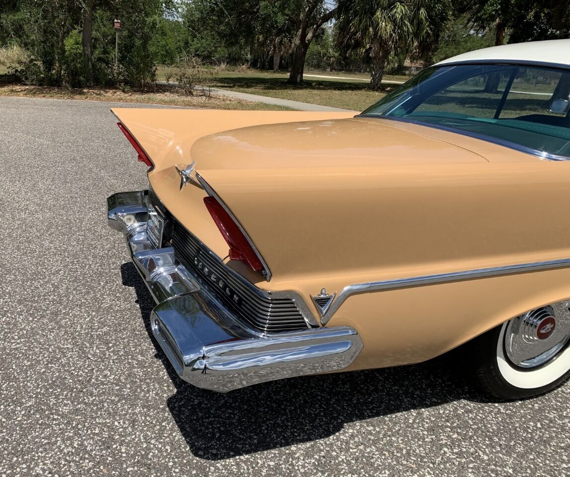 1957 Lincoln Capri 30