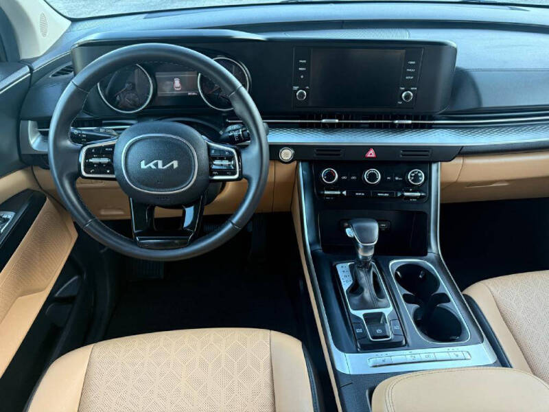 2024 Kia Carnival LX