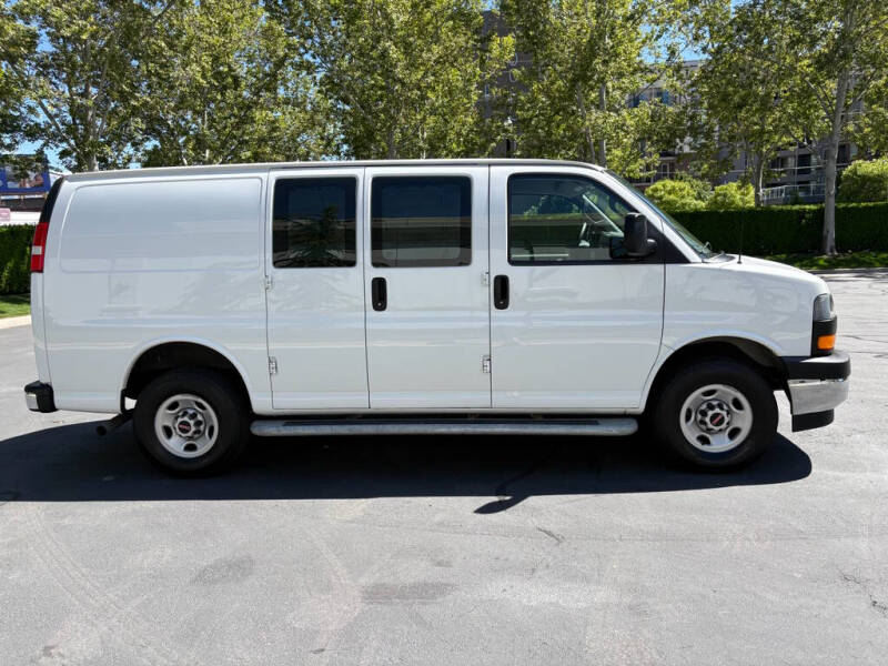 2024 GMC Savana 2500