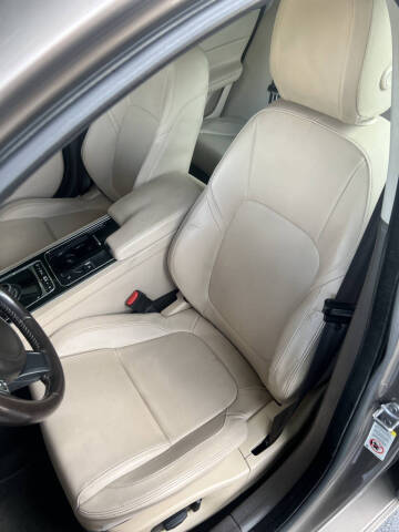 2017 Jaguar XF 35t Premium