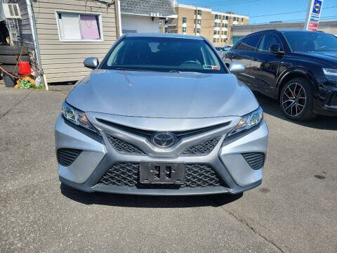 2018 Toyota Camry for sale at OFIER AUTO SALES in Freeport NY