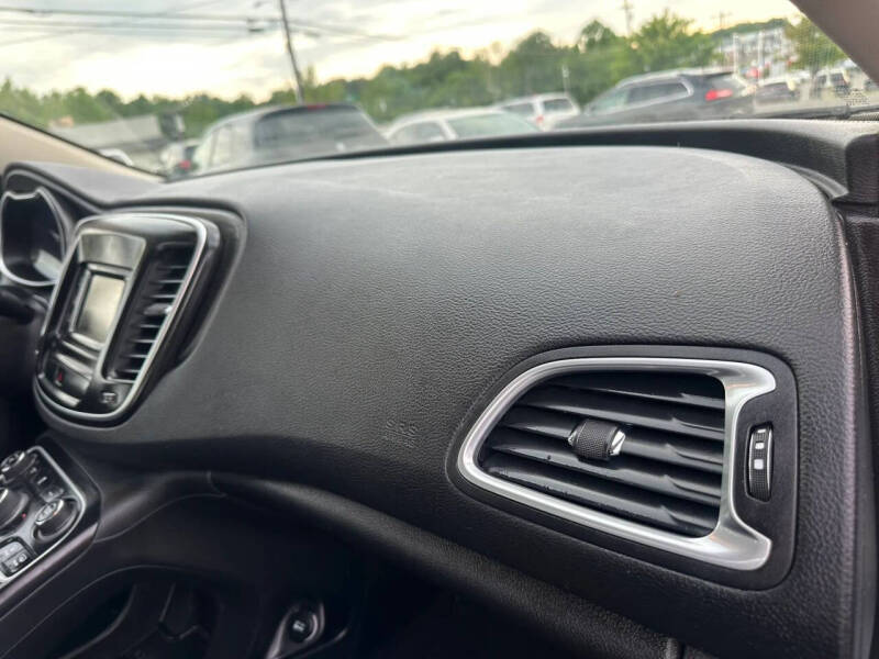 2016 Chrysler 200