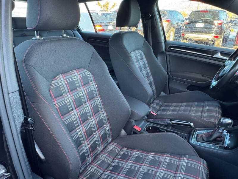 2017 Volkswagen Golf GTI