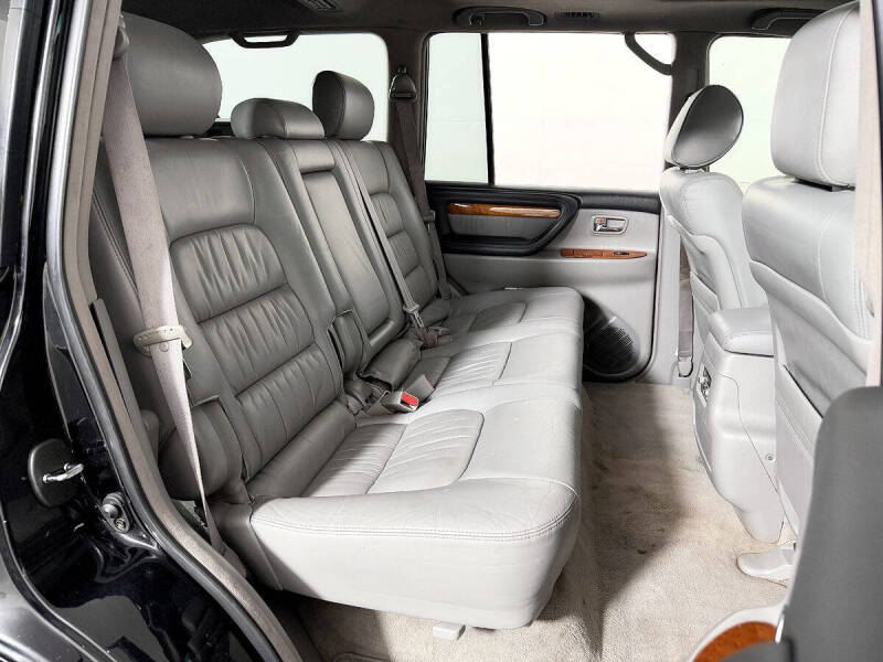 2004 Lexus LX 470