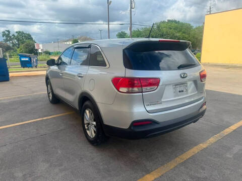 2017 Kia Sorento LX