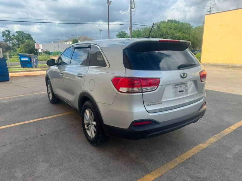 2017 Kia Sorento LX
