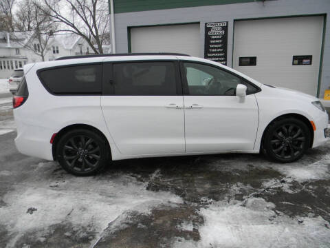 2018 Chrysler Pacifica Touring Plus