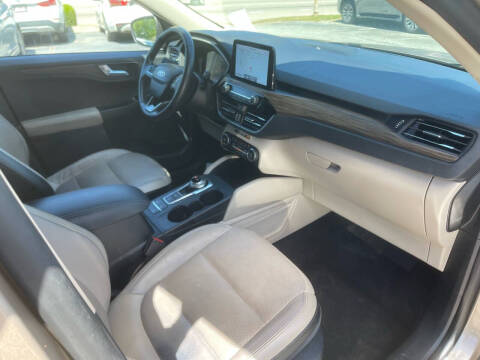 2020 Ford Escape Titanium