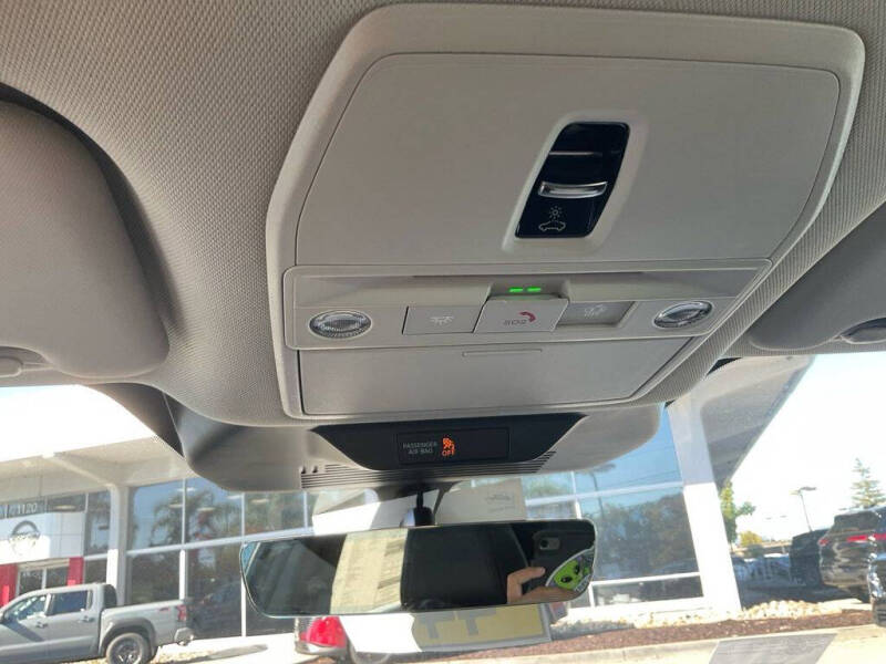 2026 Nissan LEAF Platinum+