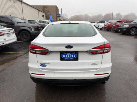 2020 Ford Fusion SE