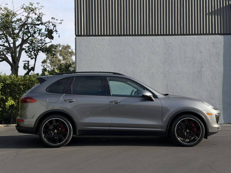 2017 Porsche Cayenne Turbo