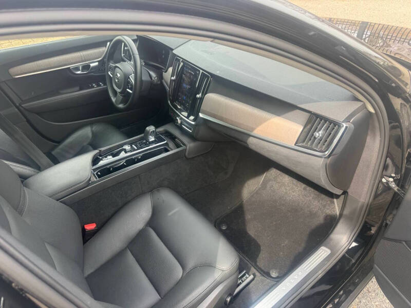 2023 Volvo S90 B6 Plus