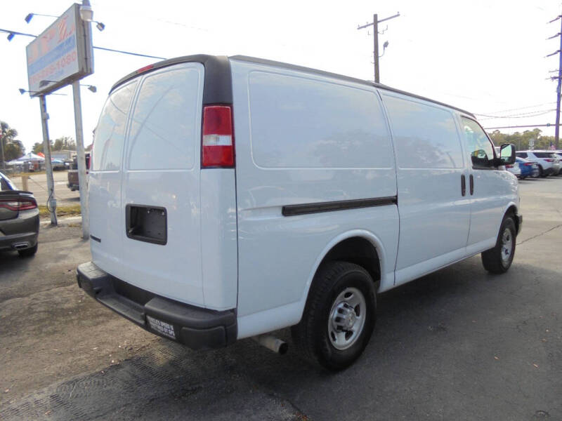 2022 Chevrolet Express 2500