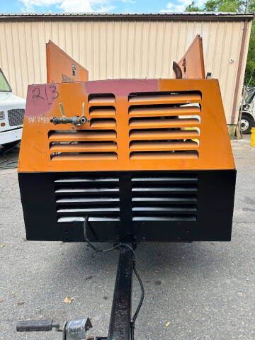 2013 SULLIVAN PALATEK Air Compresso D185PJD